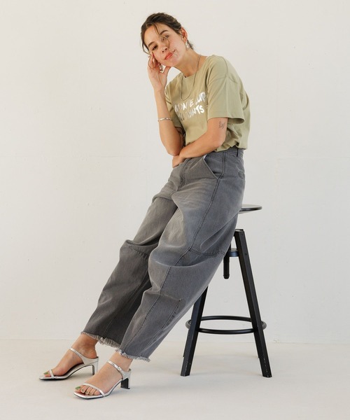 BAYFLOW（ベイフロー）の「[変形シルエット]ボリュームカーブジーンズ（デニムパンツ・レディース・ブラック/インディゴブルー・SMALL/MEDIUM）」の18枚目の写真