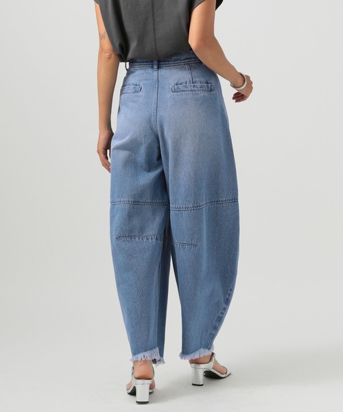 BAYFLOW（ベイフロー）の「[変形シルエット]ボリュームカーブジーンズ（デニムパンツ・レディース・ブラック/インディゴブルー・SMALL/MEDIUM）」の13枚目の写真