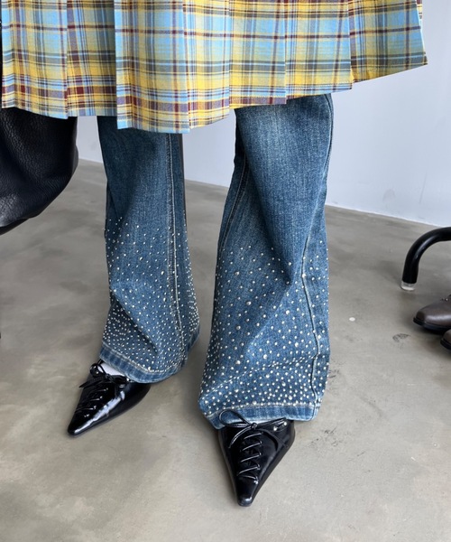 SHAGGIE(シャギー)の「ブーツカットラインストーンデニムパンツ(デニムパンツ・レディース・ブルー・S/M)」の10枚目の写真