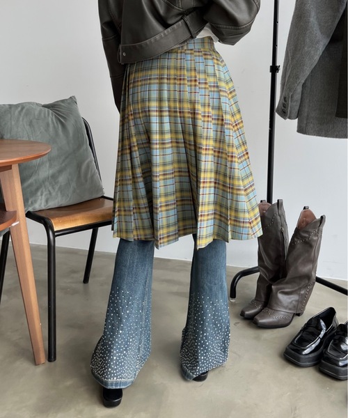SHAGGIE(シャギー)の「ブーツカットラインストーンデニムパンツ(デニムパンツ・レディース・ブルー・S/M)」の9枚目の写真