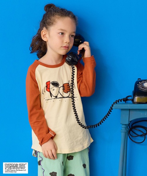 PEANUTS（ピーナッツ）の「【PEANUTS】スヌーピー/ラグランカットソー（Tシャツ/カットソー・キッズ・ベージュ/オフホワイト・80/90/95/100/110/120/130/140/150）」の2枚目の写真