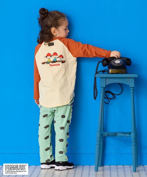 PEANUTS（ピーナッツ）の「【PEANUTS】スヌーピー/ラグランカットソー（Tシャツ/カットソー・キッズ・ベージュ/オフホワイト・80/90/95/100/110/120/130/140/150）」の5枚目の写真