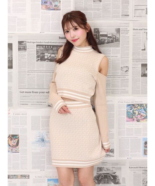 EATME(イートミー)の「EMロゴニットTOP(セットアップ可能)(ニット/セーター・レディース・ブラック/ピンク/ベージュ・FREE)」の9枚目の写真