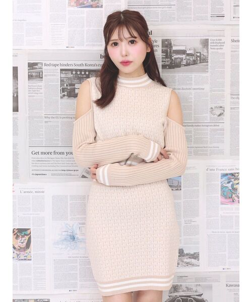 EATME(イートミー)の「EMロゴニットTOP(セットアップ可能)(ニット/セーター・レディース・ブラック/ピンク/ベージュ・FREE)」の11枚目の写真