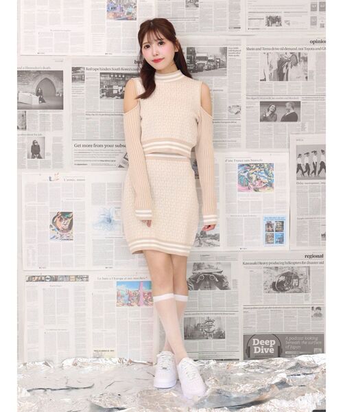 EATME(イートミー)の「EMロゴニットTOP(セットアップ可能)(ニット/セーター・レディース・ブラック/ピンク/ベージュ・FREE)」の12枚目の写真