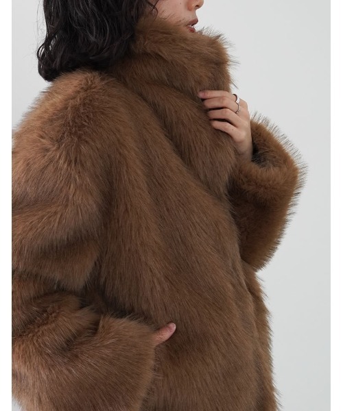 ZOZOTOWN限定再販]ビッグカラーフェイクファーショートコート