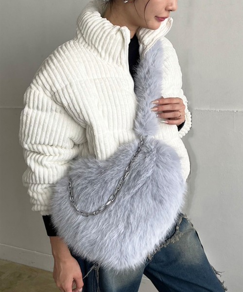 Jewelobe(ジュエローブ)の「ハートシェイプ2wayストラップパッフィーバッグ(ショルダーバッグ・レディース・ブルー/ピンク/ベージュ・FREE)」の3枚目の写真