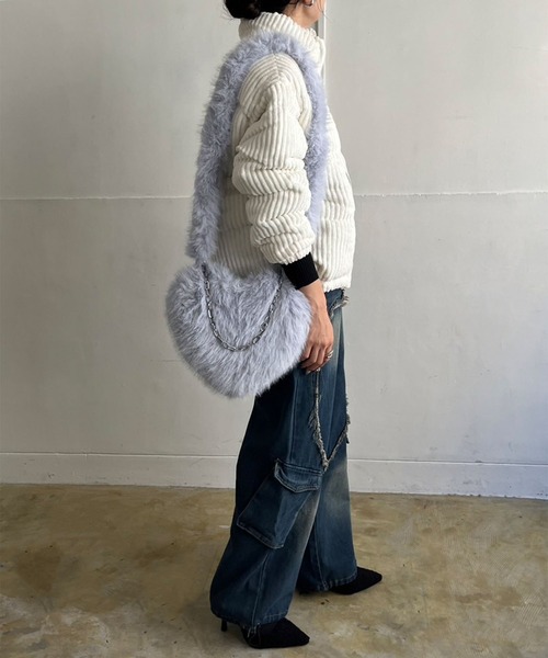 Jewelobe(ジュエローブ)の「ハートシェイプ2wayストラップパッフィーバッグ(ショルダーバッグ・レディース・ブルー/ピンク/ベージュ・FREE)」の9枚目の写真