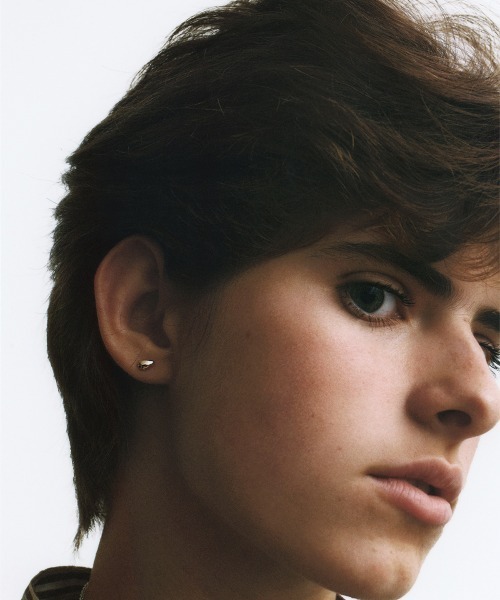 Fauvirame（フォーヴィレイム）の「Seeds Earring - sesame（ピアス（片耳用）・レディース・ゴールド・ONE SIZE）」の2枚目の写真