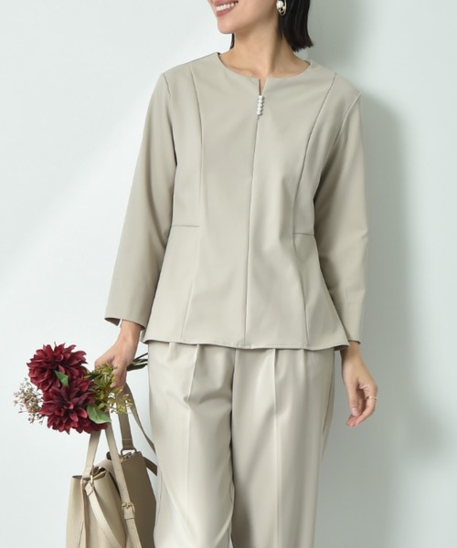 INTERPLANET（インタープラネット）の「【UV・ウォッシャブル・接触冷感】ストレッチツイルパールピン付ブラウス（シャツ/ブラウス・レディース・ネイビー/ベージュ/ブラック・FREE）」の5枚目の写真