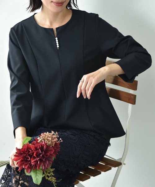 INTERPLANET（インタープラネット）の「【UV・ウォッシャブル・接触冷感】ストレッチツイルパールピン付ブラウス（シャツ/ブラウス・レディース・ネイビー/ベージュ/ブラック・FREE）」の13枚目の写真