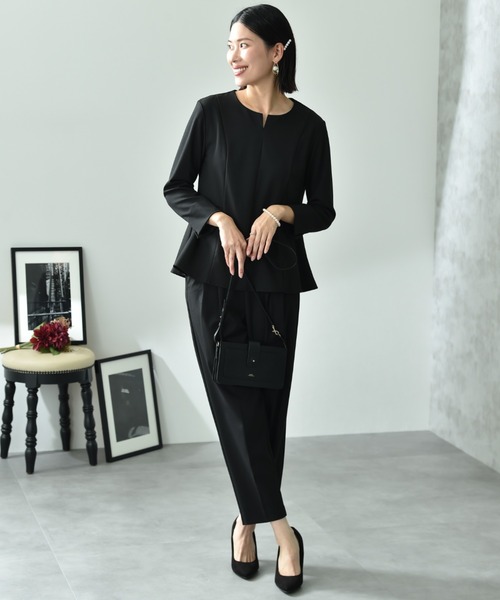 INTERPLANET（インタープラネット）の「【UV・ウォッシャブル・接触冷感】ストレッチツイルパールピン付ブラウス（シャツ/ブラウス・レディース・ネイビー/ベージュ/ブラック・FREE）」の21枚目の写真