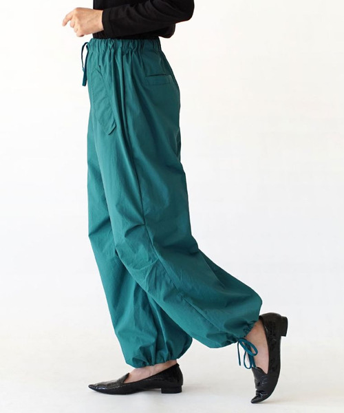 MIMIMEMETE(ミミメメット)の「パラシュート ワイドパンツ(その他パンツ・レディース・ブラック/ブルーグリーン・M)」の10枚目の写真