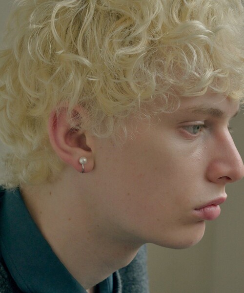 and cloud（アンドクラウド）の「Pearl Earring M / Single（イヤリング・レディース・シルバー・FREE）」の5枚目の写真