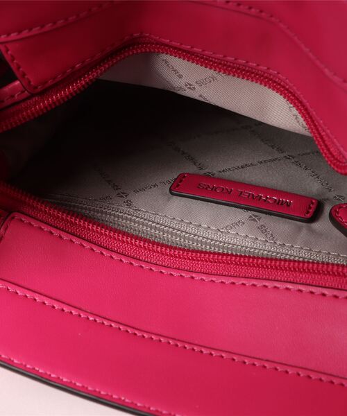 【セール】HAMILTON シークイン サッチェル スモール - MKシグネチャー（ハンドバッグ）｜MICHAEL KORS（マイケルコース）