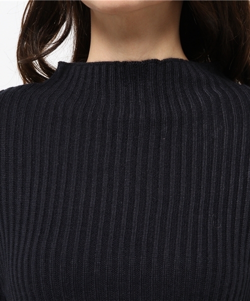 koe（コエ）の「ボトルネックニットプルオーバー（ニット/セーター・レディース・ネイビー/キャメル/アイボリー・SMALL/LARGE/MEDIUM）」の6枚目の写真