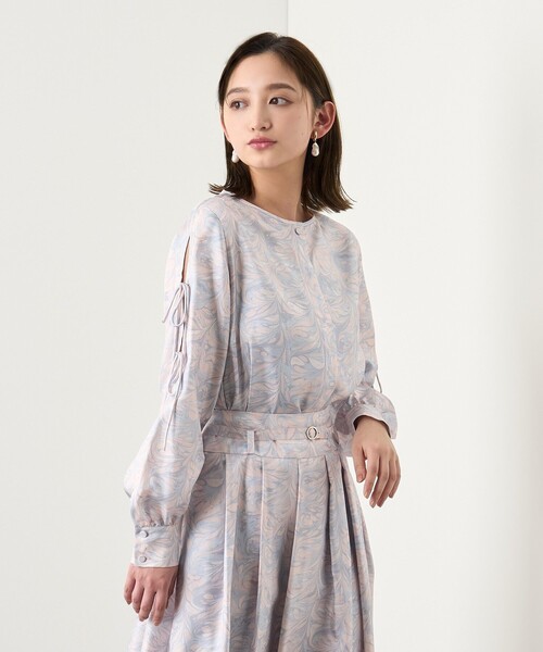 ANAYI(アナイ)の「マーブルプリントリボンスリット ブラウス〈セットアップ対応商品〉(シャツ/ブラウス・レディース・イエロー/ピンク・38/36)」の7枚目の写真
