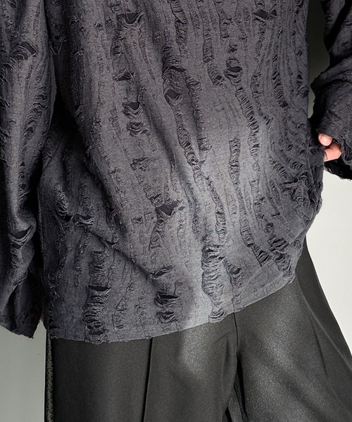 classicalelf(クラシカルエルフ)の「グランジを楽しむ旬スタイル。ダメージ加工ビッグシルエットジャカードカットソーTシャツ(長袖)(Tシャツ/カットソー・メンズ・チャコール/ブラック・MEDIUM/LARGE/X-LARGE/SMALL)」の20枚目の写真