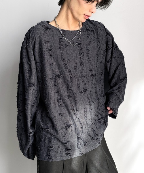 classicalelf(クラシカルエルフ)の「グランジを楽しむ旬スタイル。ダメージ加工ビッグシルエットジャカードカットソーTシャツ(長袖)(Tシャツ/カットソー・メンズ・チャコール/ブラック・MEDIUM/LARGE/X-LARGE/SMALL)」の6枚目の写真