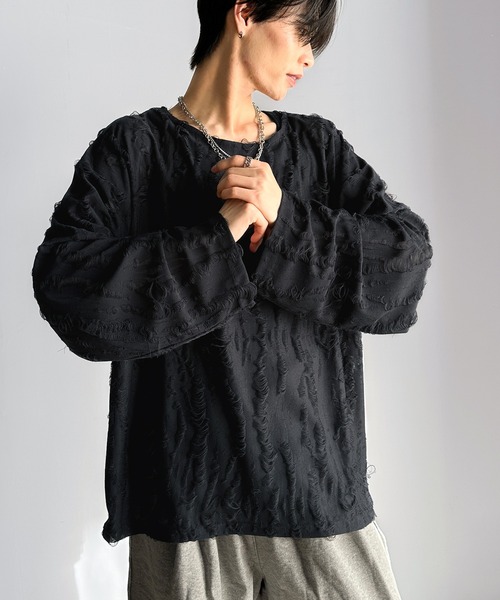 classicalelf(クラシカルエルフ)の「グランジを楽しむ旬スタイル。ダメージ加工ビッグシルエットジャカードカットソーTシャツ(長袖)(Tシャツ/カットソー・メンズ・チャコール/ブラック・MEDIUM/LARGE/X-LARGE/SMALL)」の9枚目の写真