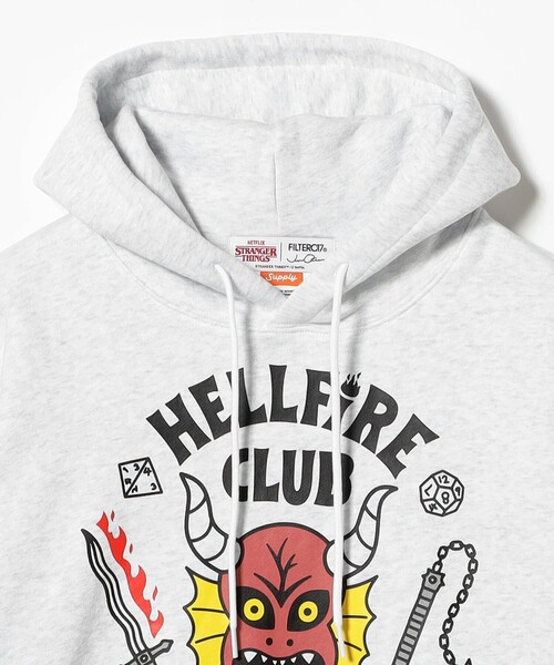 BEAMS T（ビームスティー）の「Stranger Things / Hellfire Sweat Hoody（パーカー・メンズ・オフホワイト/ブラック・L/M/S）」の4枚目の写真
