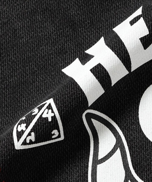 BEAMS T（ビームスティー）の「Stranger Things / Hellfire Sweat Hoody（パーカー・メンズ・オフホワイト/ブラック・L/M/S）」の11枚目の写真