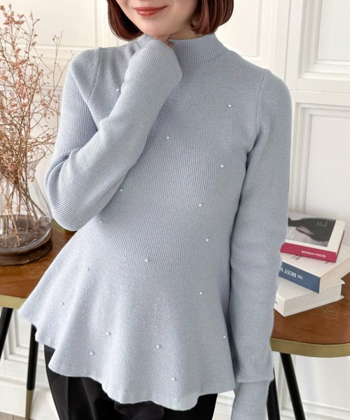 CLEAR BASIC（クリアベーシック）の「パール付きペプラムニットトップス[オフィスカジュアル フェミニン 上品]≪再入荷≫（ニット/セーター・レディース・ピンク/ライトグレー/サックスブルー/アイボリー・F）」の3枚目の写真