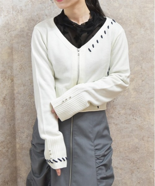 axes femme（アクシーズファム）の「ジップ付ステッチショートカーディガン（カーディガン/ボレロ・レディース・ラベンダー/ブラック/ホワイト・FREE）」の2枚目の写真