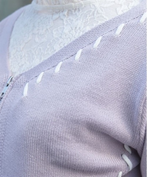 axes femme（アクシーズファム）の「ジップ付ステッチショートカーディガン（カーディガン/ボレロ・レディース・ラベンダー/ブラック/ホワイト・FREE）」の9枚目の写真