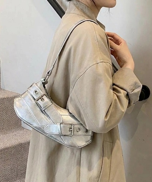 STYLEBLOCK(スタイルブロック)の「レザー調ダブルベルトデザインショルダーバッグ(ショルダーバッグ・レディース・ブラック/ピンク/ホワイト/シルバー・FREE)」の4枚目の写真