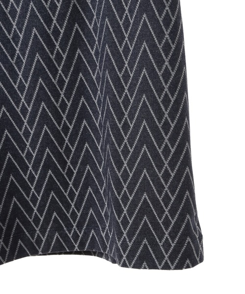 MEN'S BIGI(メンズビギ)の「リンクスジャガードVネックTEE(Tシャツ/カットソー・メンズ・ネイビー/ブラック・03/02/04)」の11枚目の写真