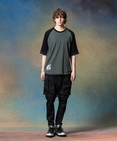 glamb(グラム)の「Damaged Raglan T-Shirt / ダメージラグランTシャツ(Tシャツ/カットソー・メンズ・オレンジ/チャコール/ホワイト・S/M/L)」の6枚目の写真
