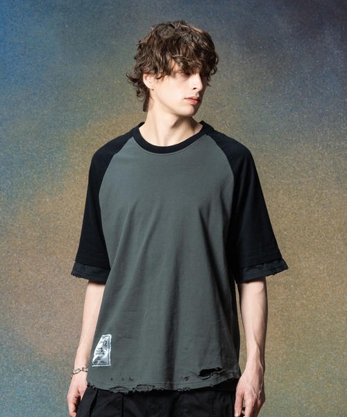 glamb(グラム)の「Damaged Raglan T-Shirt / ダメージラグランTシャツ(Tシャツ/カットソー・メンズ・オレンジ/チャコール/ホワイト・S/M/L)」の5枚目の写真