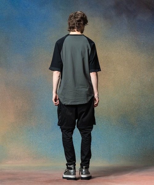 glamb(グラム)の「Damaged Raglan T-Shirt / ダメージラグランTシャツ(Tシャツ/カットソー・メンズ・オレンジ/チャコール/ホワイト・S/M/L)」の7枚目の写真