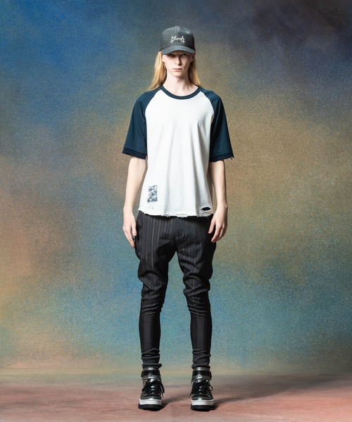 glamb(グラム)の「Damaged Raglan T-Shirt / ダメージラグランTシャツ(Tシャツ/カットソー・メンズ・オレンジ/チャコール/ホワイト・S/M/L)」の4枚目の写真