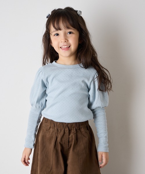 riziere(リジェール)の「透かし柄パフスリーブプルオーバー(Tシャツ/カットソー・キッズ・クリーム/ブルー系・120/110/100/90/150/140/130)」の1枚目の写真