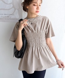 classicalelf（クラシカルエルフ）の「ふわっと広がるAラインで魅せる。シャーリングデザインTシャツ（半袖）（Tシャツ/カットソー）」