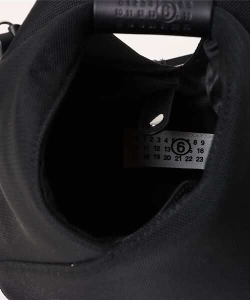 MM6 Maison Margiela(エムエムシックス メゾン マルジェラ)の「MM6 Japanese Crossbody Bag(ショルダーバッグ・レディース・ブラック・FREE)」の4枚目の写真