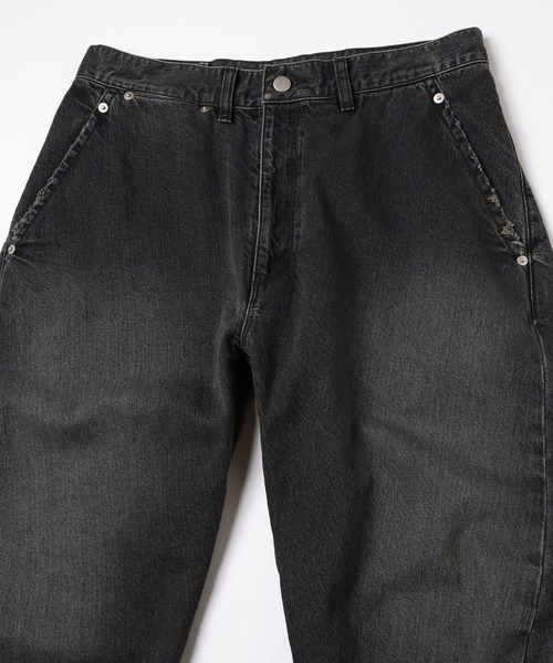 Jieda(ジエダ)の「USED 3D CUTTING DENIM PANTS(デニムパンツ・メンズ・インディゴブルー/ブラック・2/1)」の9枚目の写真