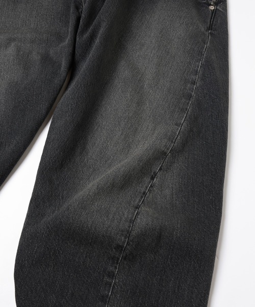 Jieda(ジエダ)の「USED 3D CUTTING DENIM PANTS(デニムパンツ・メンズ・インディゴブルー/ブラック・2/1)」の11枚目の写真