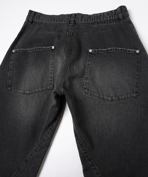Jieda(ジエダ)の「USED 3D CUTTING DENIM PANTS(デニムパンツ・メンズ・インディゴブルー/ブラック・2/1)」の13枚目の写真