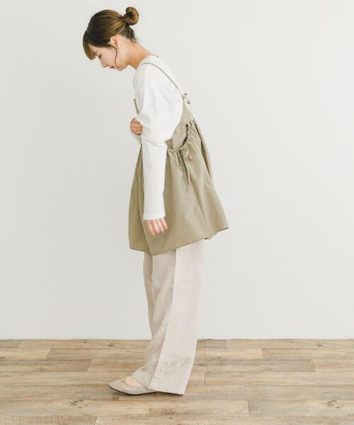 ITEMS URBANRESEARCH（アイテムズ アーバンリサーチ）の「ポケットギャザーキャミ（キャミソール・レディース・チャコールグレー/ベージュ・FREE）」の8枚目の写真