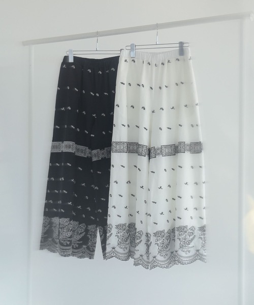 ESCAR（エスカー）の「■ESCAR バイカラー刺繍ワイドイージーパン（その他パンツ・レディース・オフホワイト/ブラック・FREE）」の5枚目の写真