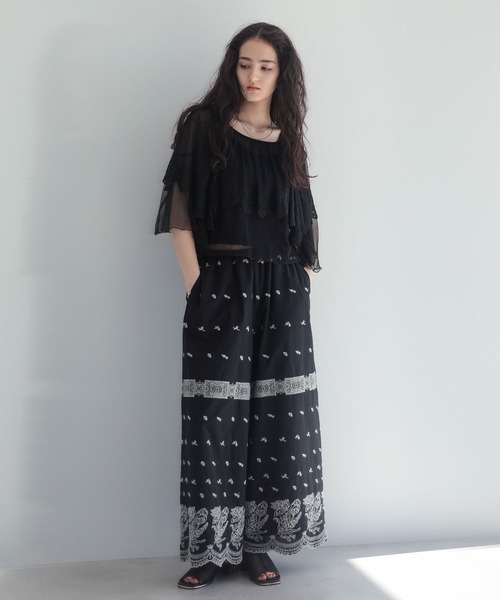 ESCAR（エスカー）の「■ESCAR バイカラー刺繍ワイドイージーパン（その他パンツ・レディース・オフホワイト/ブラック・FREE）」の4枚目の写真