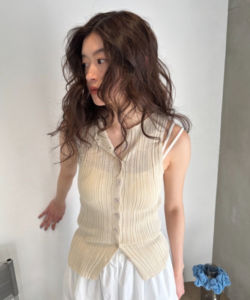 FUULLY STUDIO(フーリィーステューディオ)の「シアーリブサマーニットタンク(ニット/セーター・レディース・ベージュ/ブラック・FREE)」の2枚目の写真