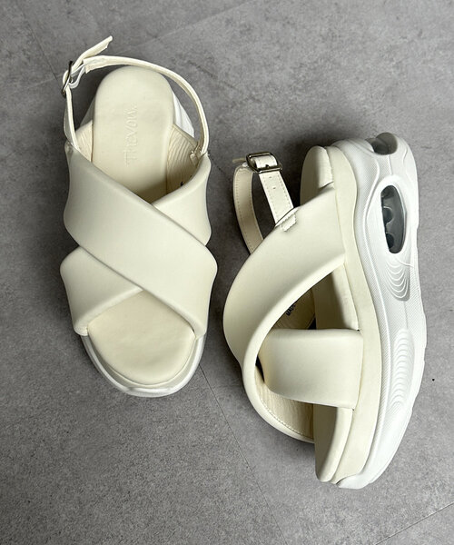 Thevon（ゼボン）の「厚底サンダル（サンダル・レディース・ブラック/アイボリー・M/L）」の3枚目の写真
