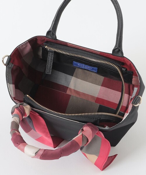 BLUE LABEL CRESTBRIDGE（ブルーレーベルクレストブリッジ）の「ナイロンスカーフミニトート（トートバッグ・レディース・ブラック/ピンク系その他3/ネイビー・FREE）」の20枚目の写真