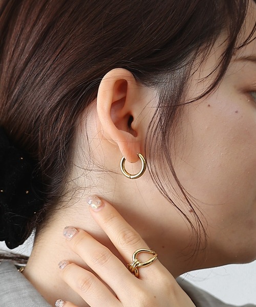 COLONY 2139（コロニートゥーワンスリーナイン）の「ベーシックワンタッチステンレスピアス（ピアス（両耳用）・レディース・シルバー/ゴールド・FREE）」の2枚目の写真