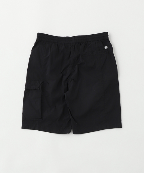 C.P. COMPANY(シーピーカンパニー)の「C.P. Company / シーピーカンパニー CHROME-R CARGO SHORTS 51223049(カーゴパンツ・メンズ・ブラック・46/48)」の8枚目の写真