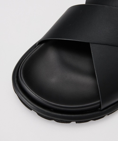 Mazell（マゼル）の「Mazell / クロスベルトサンダル（サンダル・レディース・ブラック/キャメル・L/M/S/LL）」の17枚目の写真